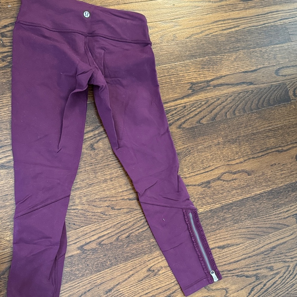 lululemon 7/8 Purple Leggings with zipper detail